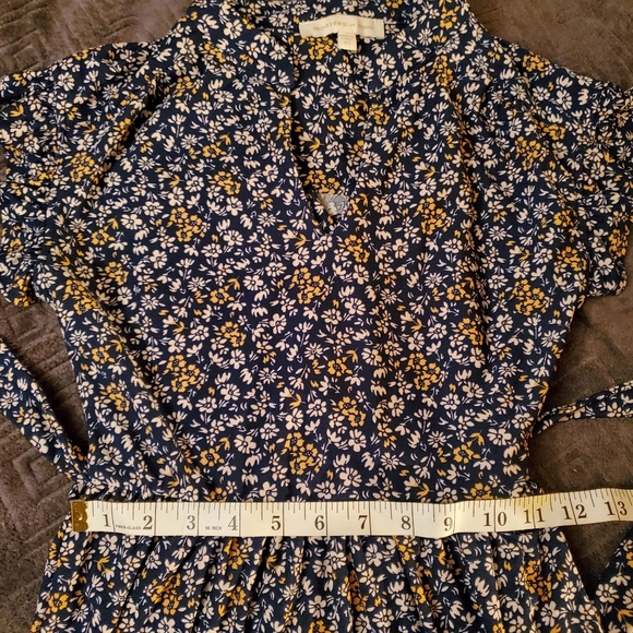 Beautiful Monteau Tie Waist Dress in Blue Floral Pattern - Picture 10 of 11